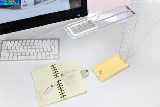 簡潔木LED臺(tái)燈